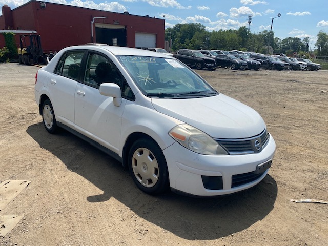 2009 Nissan Versa. Low mileage